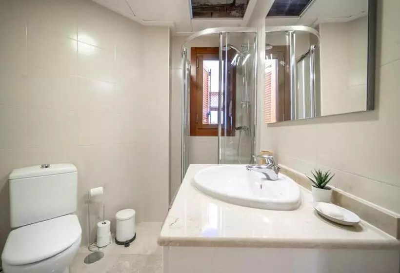 Exclusive 2 Bed 2 Bath Penthouse With Golf Views   De2332ev