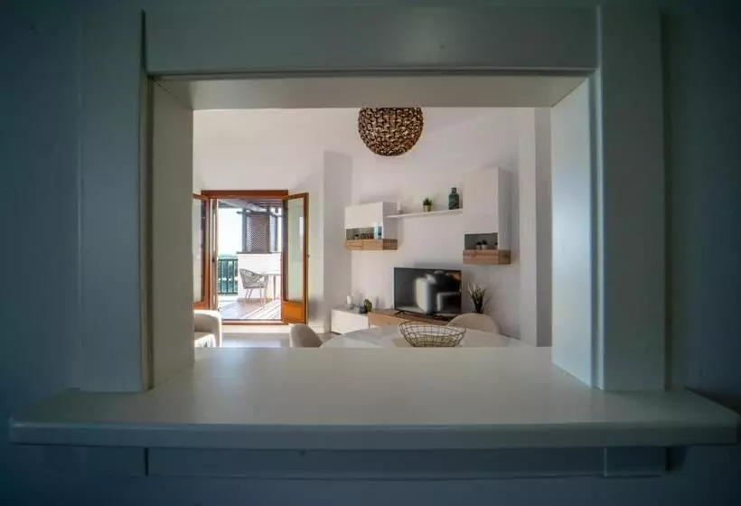 Exclusive 2 Bed 2 Bath Penthouse With Golf Views   De2332ev