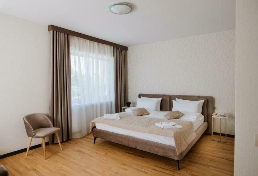 בית מלון כפרי оранта