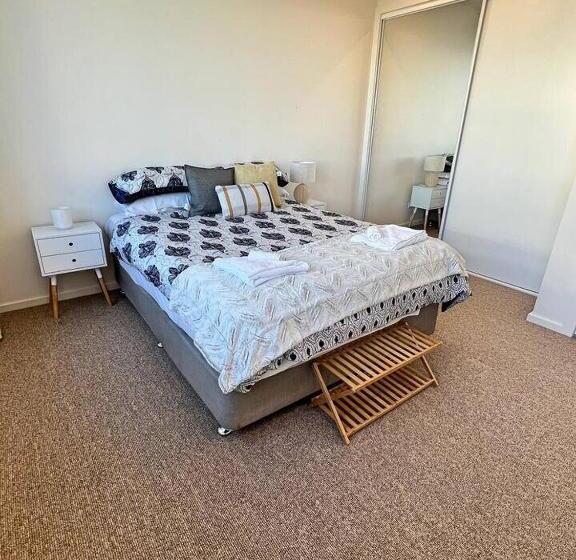 Industrial Yet Modern, 1bd 1bth Apt   Woden