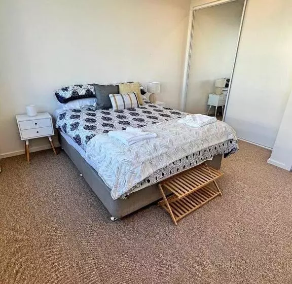 Industrial Yet Modern, 1bd 1bth Apt   Woden