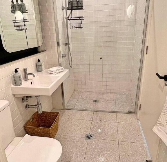 Industrial Yet Modern, 1bd 1bth Apt   Woden