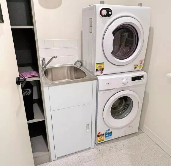 Industrial Yet Modern, 1bd 1bth Apt   Woden