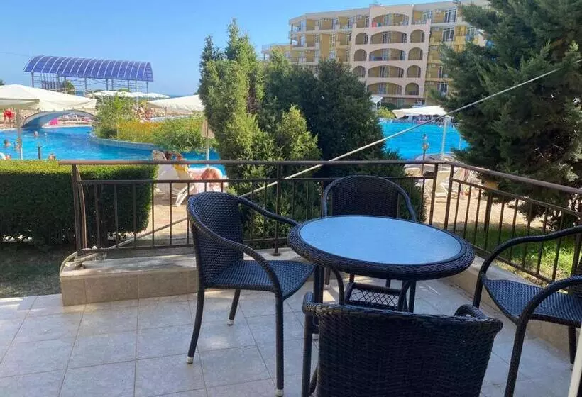 Midia Grand Resort, Terrassen Paradies Apartment