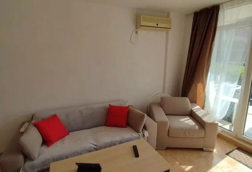 Midia Grand Resort, Terrassen Paradies Apartment
