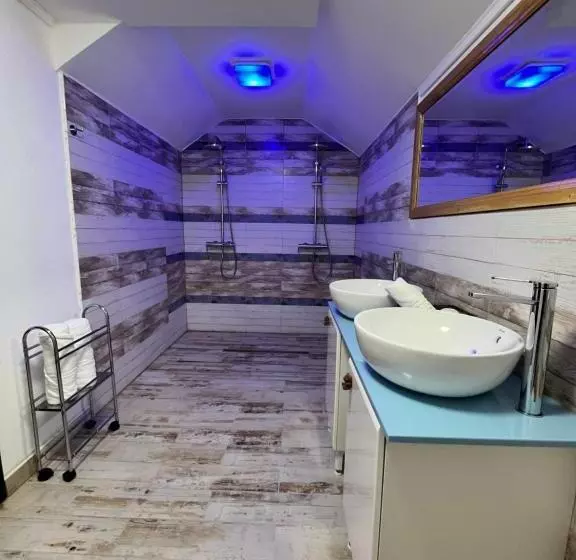 Majatalo Cabana Din Pădure