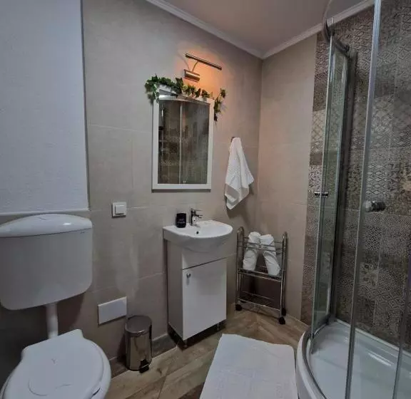 Majatalo Cabana Din Pădure
