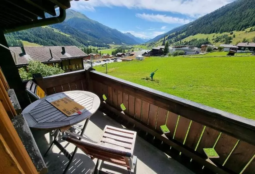 Cute Attic Apartment In The Heart Of The Mountains