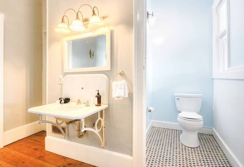 Отель Hudson Mariner