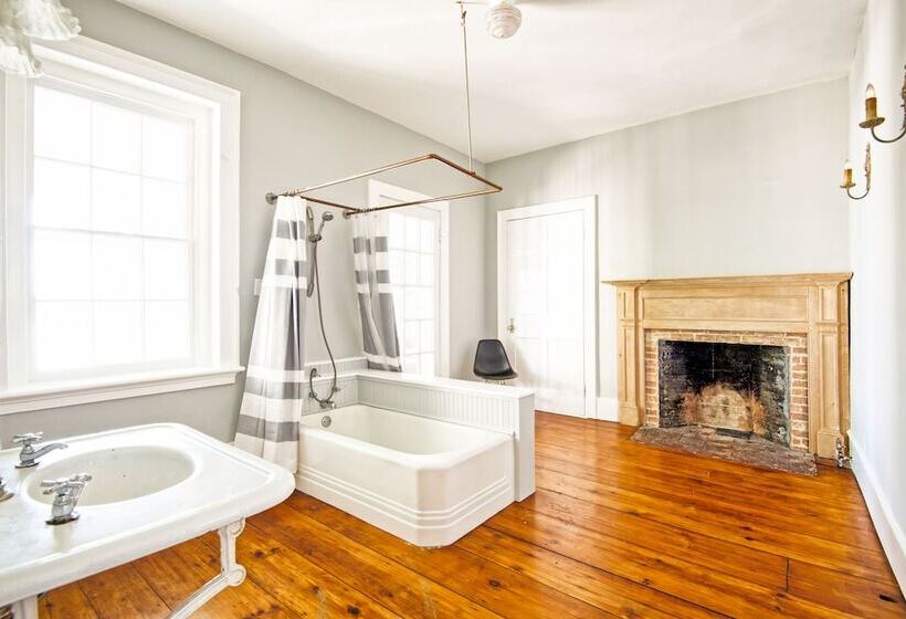 Отель Hudson Mariner