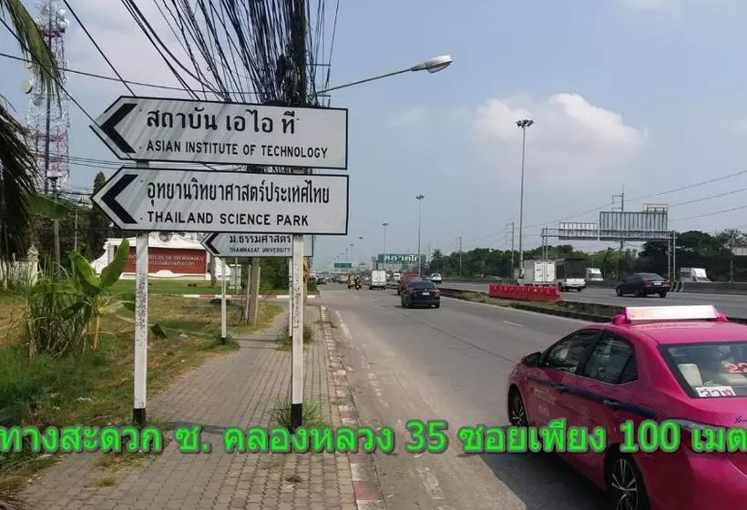 ホテル Natcha Place Tu Rangsit