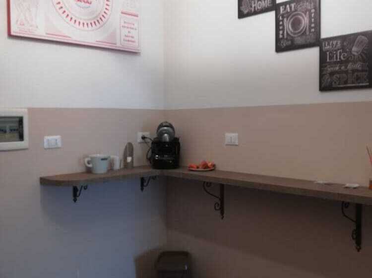 تختخواب و صبحانه Scilla Upper Town