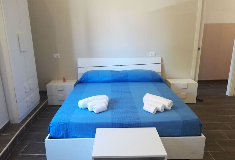 تختخواب و صبحانه Scilla Upper Town