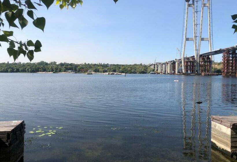 Отель мини отель на берегу днепра на яхт клуб бомбардир