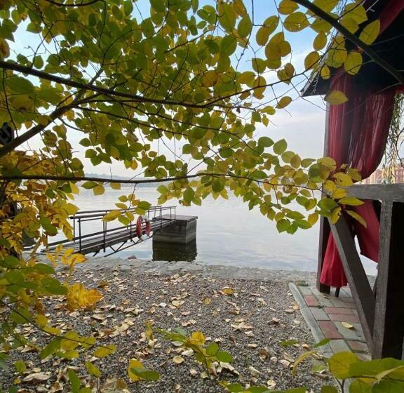 Отель мини отель на берегу днепра на яхт клуб бомбардир