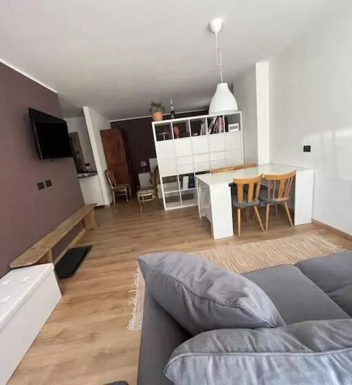 Neve Monolocale, Ottima Posizione, Posto Auto