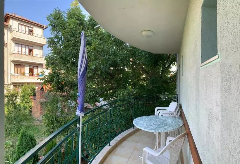 ペンション Guest House “olesya”