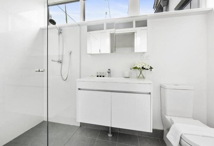 Pet Friendly Paddo Terrace