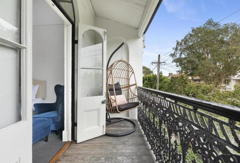 Pet Friendly Paddo Terrace