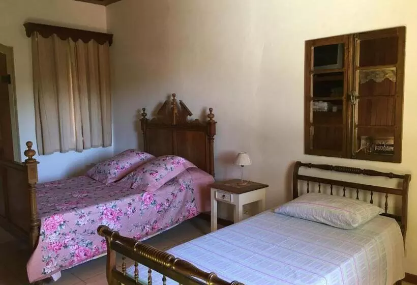 تختخواب و صبحانه Cama Caminho Da Serra
