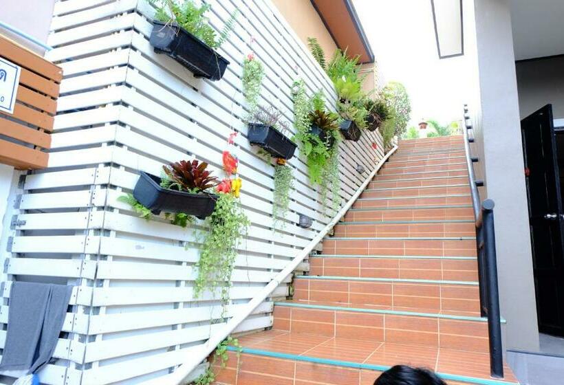 ホテル Naiharn Paradise Boutique