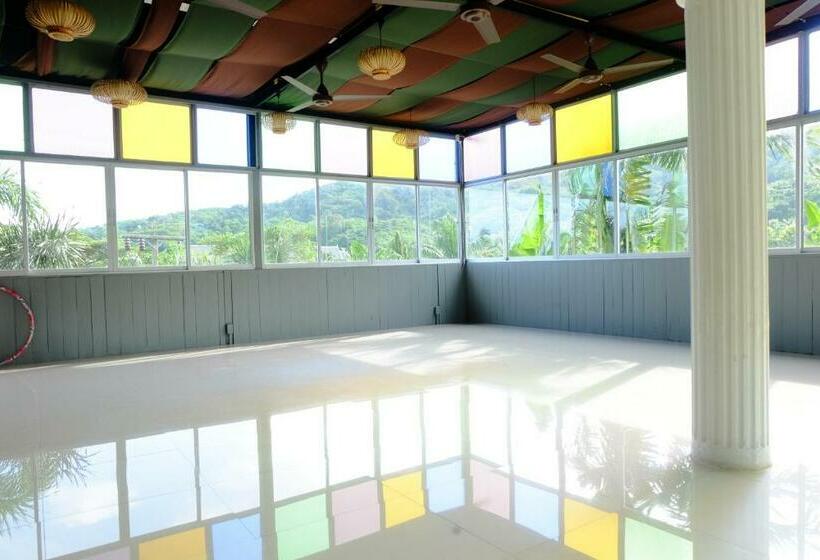 ホテル Naiharn Paradise Boutique