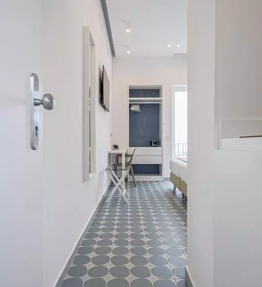 پانسیون Capri Marina Suite