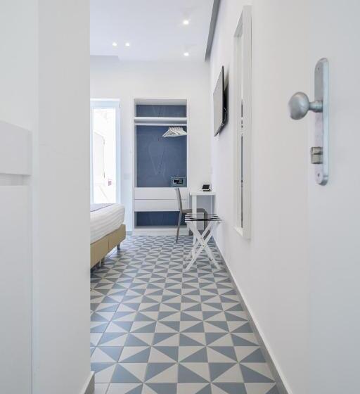 پانسیون Capri Marina Suite