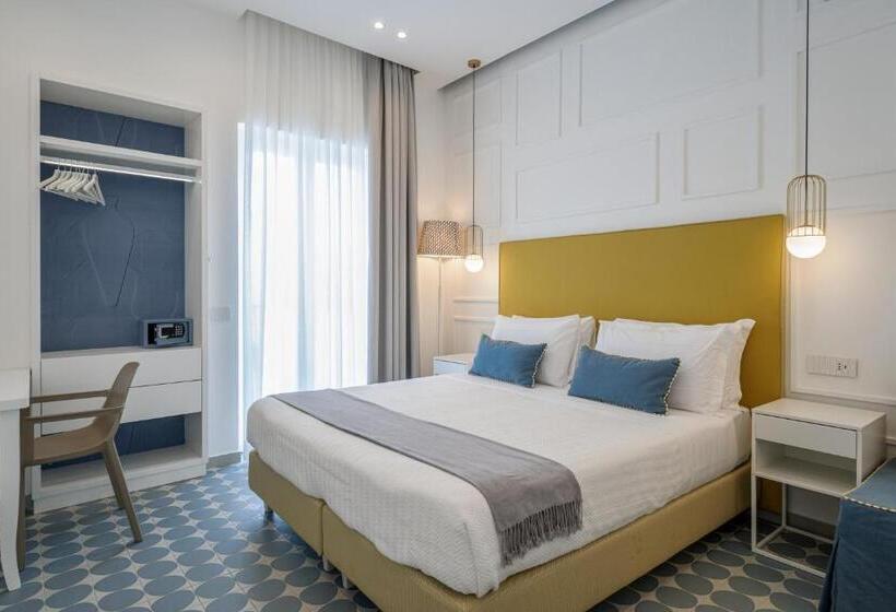 پانسیون Capri Marina Suite