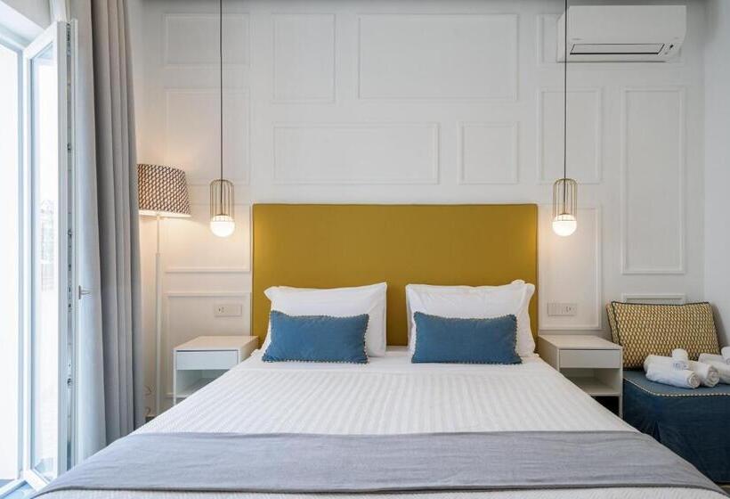 پانسیون Capri Marina Suite