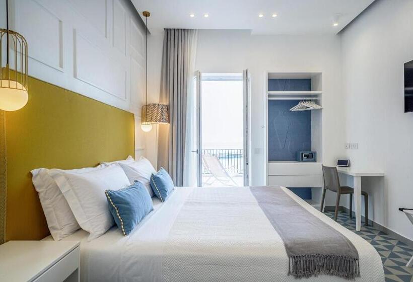 پانسیون Capri Marina Suite