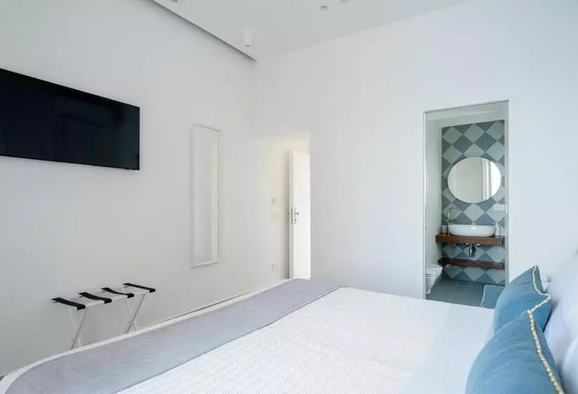 پانسیون Capri Marina Suite