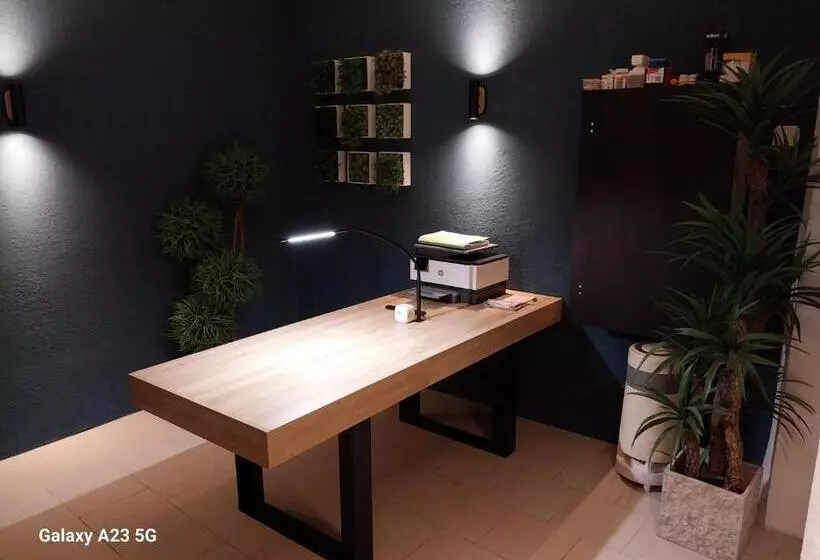 Majatalo Le 18 By Benson