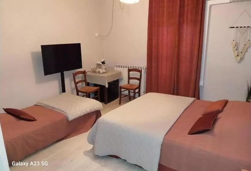 Majatalo Le 18 By Benson