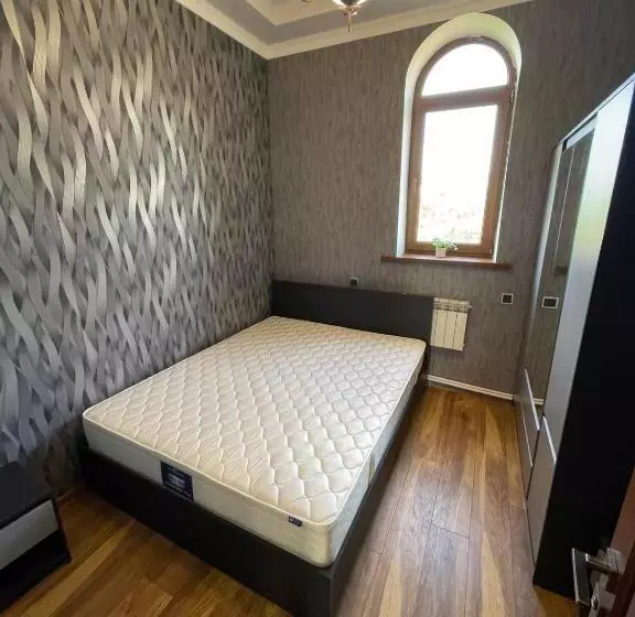 Dzoraxbyur House
