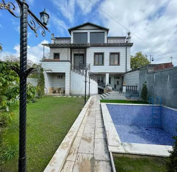 Dzoraxbyur House