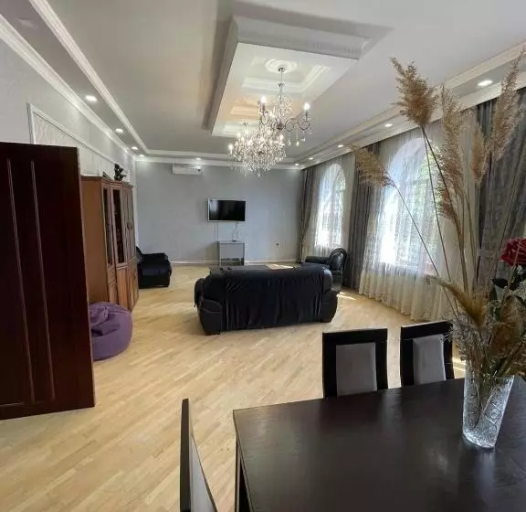 Dzoraxbyur House