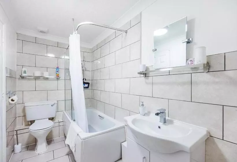 Lovely 2 Bd Hse With Parking Near Excel