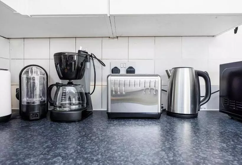 Lovely 2 Bd Hse With Parking Near Excel