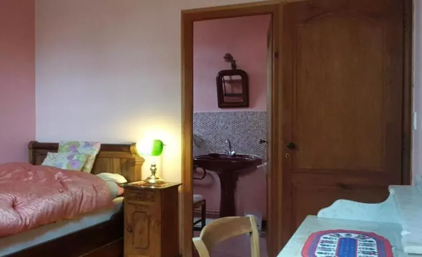 Maison De Charme Avec Jardin Clos