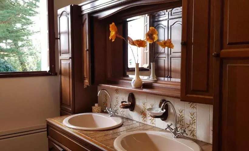 Maison De Charme Avec Jardin Clos