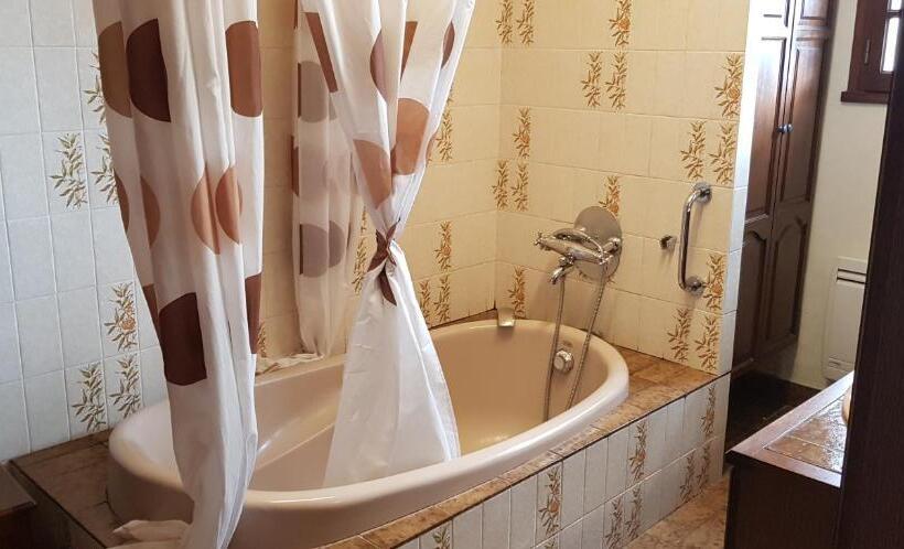 Maison De Charme Avec Jardin Clos