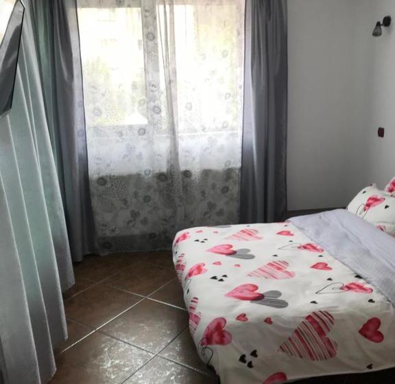 پانسیون Casa Trotus