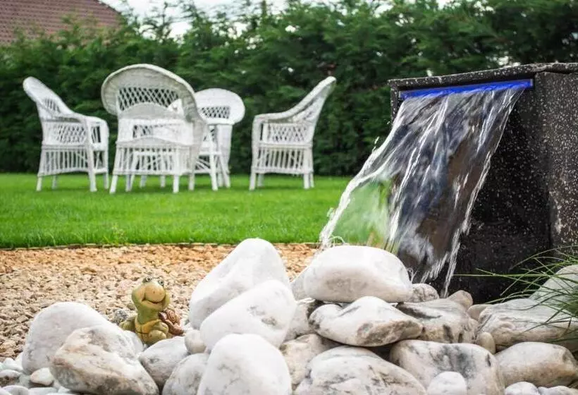 ペンション Mónika Vendégház