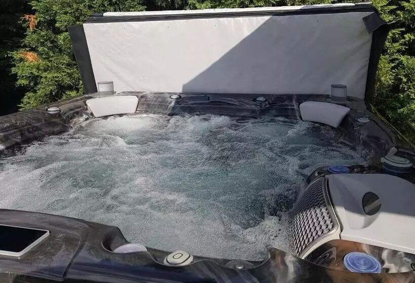 ペンション Mónika Vendégház