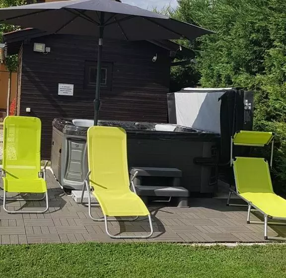 ペンション Mónika Vendégház