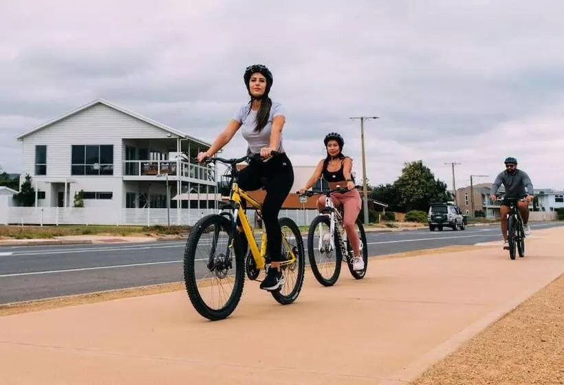 ōshen   Sleeps12 Gym Kayak Mountnbike Beachfrnt