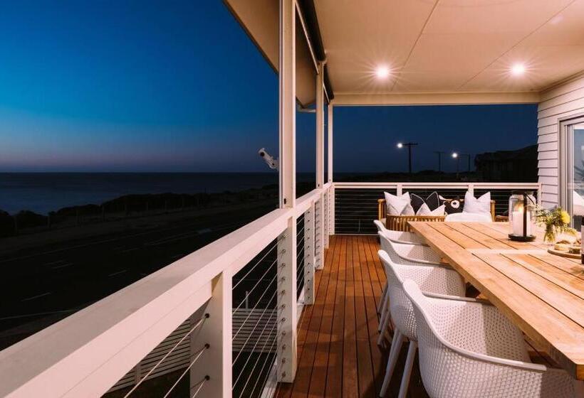 ōshen   Sleeps12 Gym Kayak Mountnbike Beachfrnt