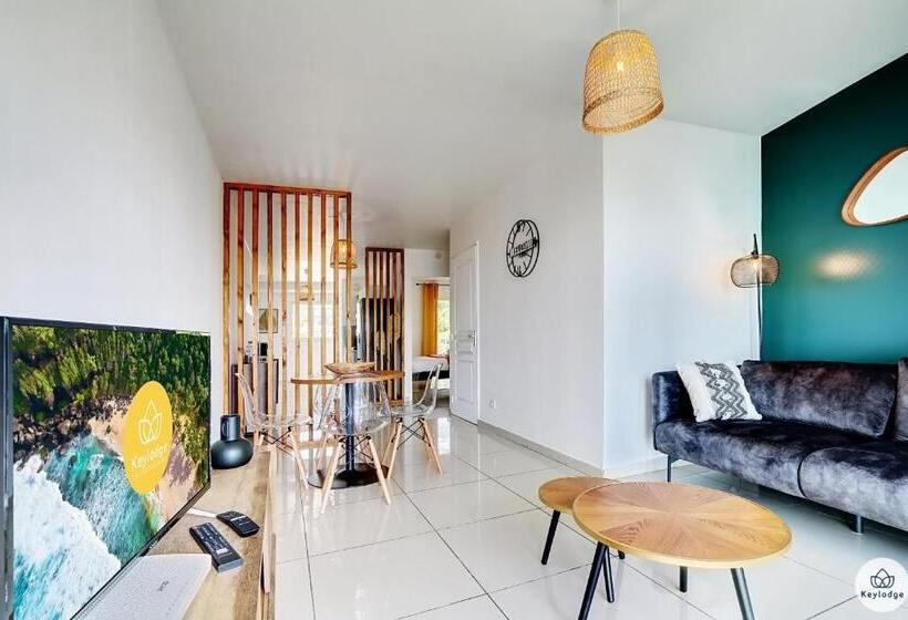 T2 Iris, Classé 2 étoiles Balcon Proche Centre De Saint Denis