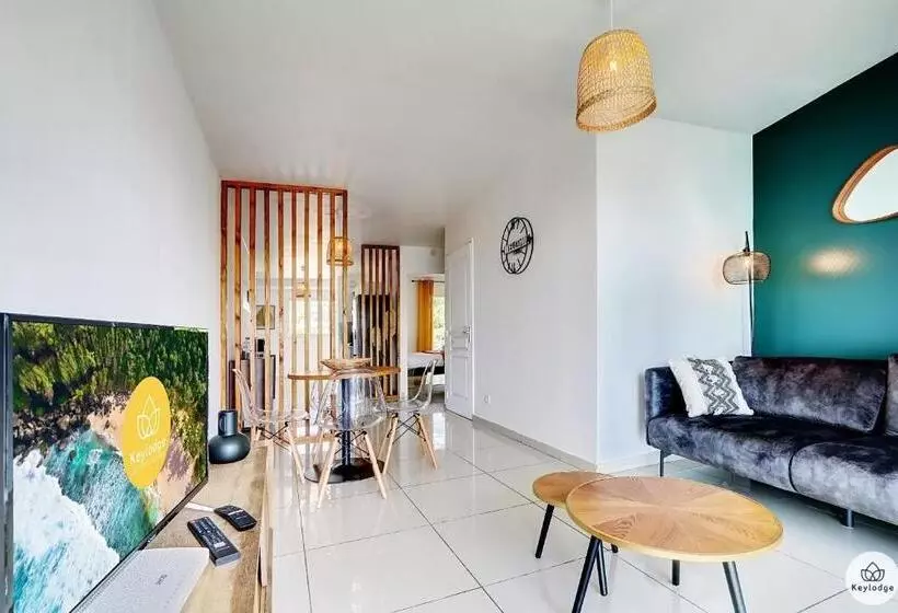 T2   Iris, Classé 2 étoiles   Balcon   Proche Centre De Saint Denis